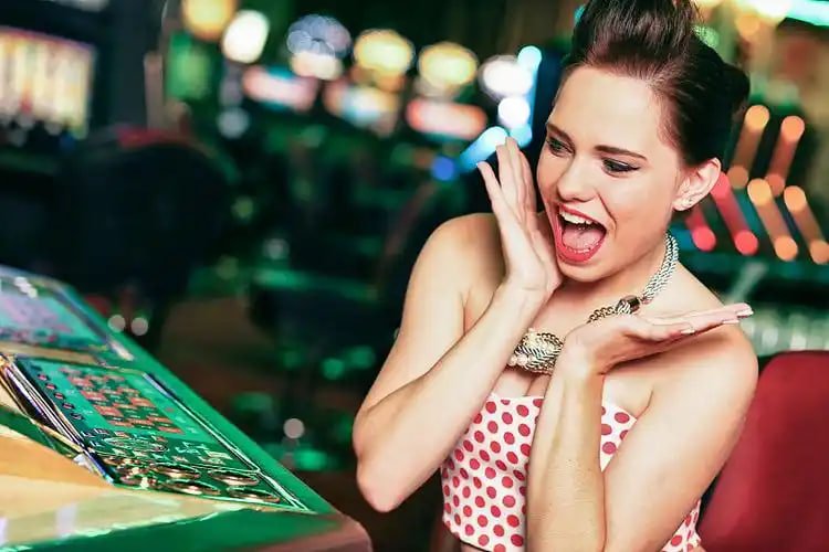 Online Slots ဂိမ်း reels spin Free Spin feature